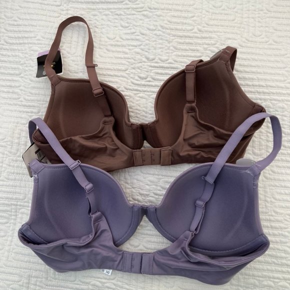 A pair of Wacoal 34 D Perfect Primer Underwire T-Shirt Bras - Picture 3 of 10